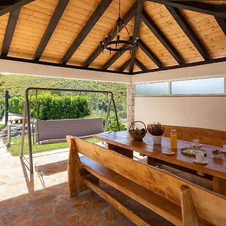Ferienhaus Mit Privatpool Fuer 8 Personen Ca 100 Qm In Cvrljevo, Dalmatien Dalmatinisches Hinterland Holiday home