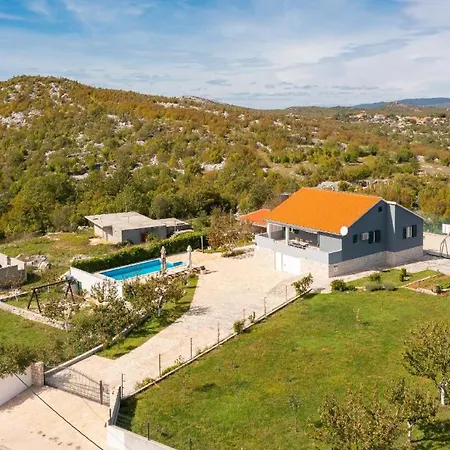 Holiday home Ferienhaus Mit Privatpool Fuer 8 Personen Ca 100 Qm In Cvrljevo, Dalmatien Dalmatinisches Hinterland *
