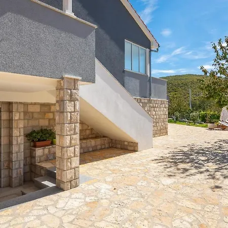 Ferienhaus Mit Privatpool Fuer 8 Personen Ca 100 Qm In Cvrljevo, Dalmatien Dalmatinisches Hinterland *