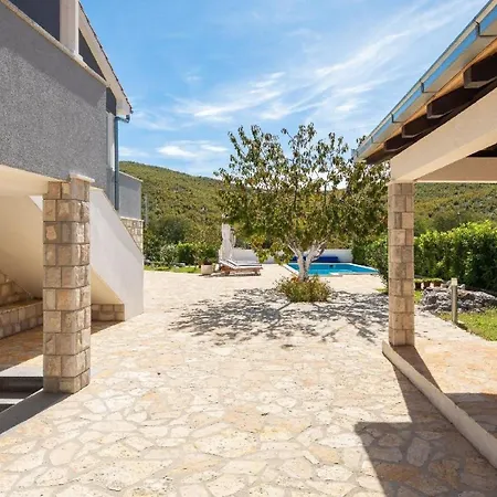 Ferienhaus Mit Privatpool Fuer 8 Personen Ca 100 Qm In Cvrljevo, Dalmatien Dalmatinisches Hinterland Holiday home *